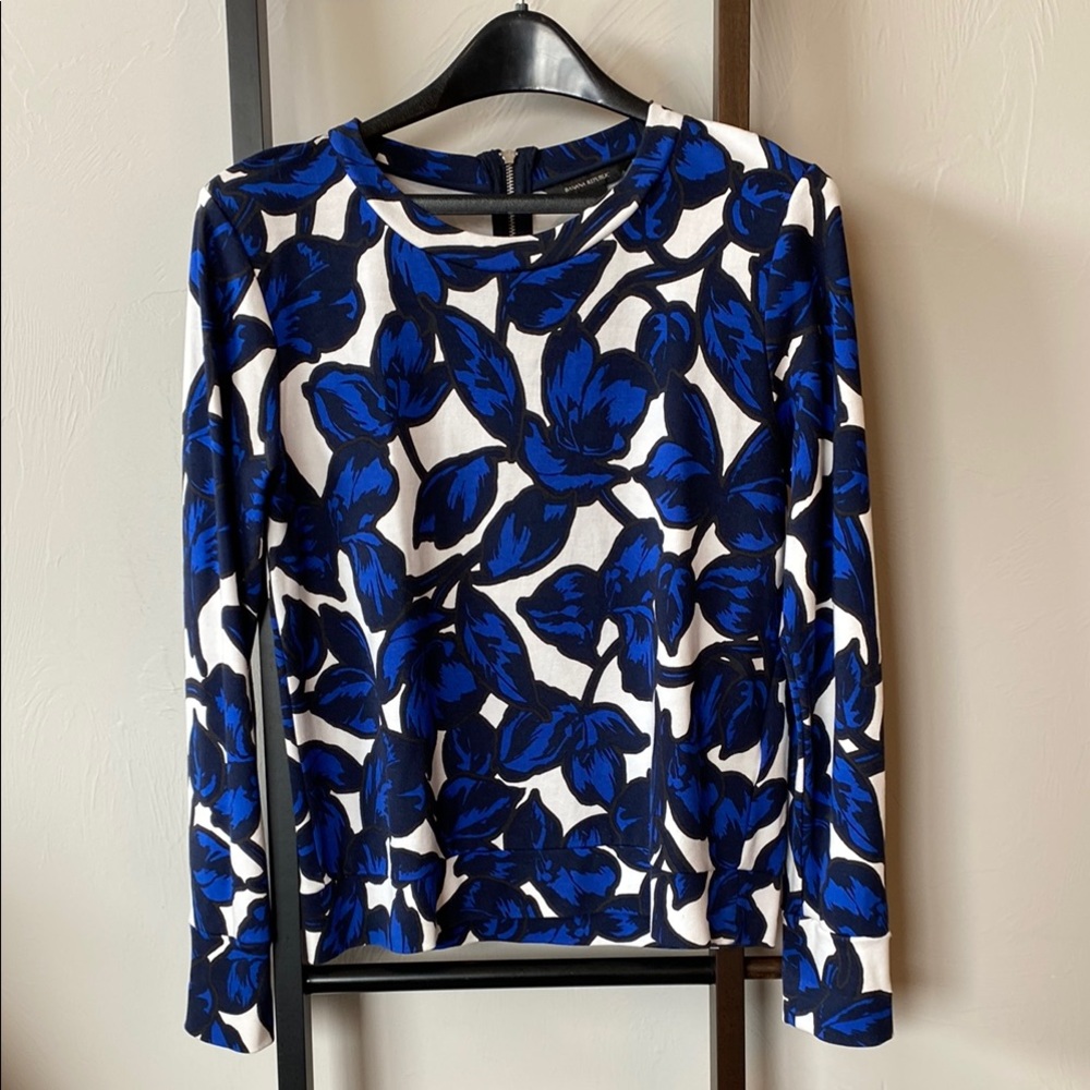 Banana Republic Blue and Black Print Knit Top